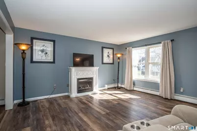 35 Fairlawn Street, Farmington, CT 06032 - Photo 3