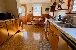 33 Wilford Rd, Branford, CT 06405 - Photo 7