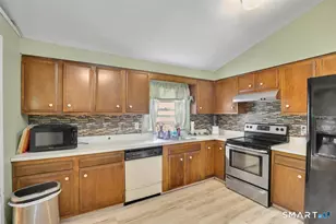 59 Gordon Ln, East Hartford, CT 06118 - Photo 7