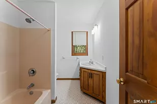 150 Patricia Dr, Stratford, CT 06614 - Photo 23