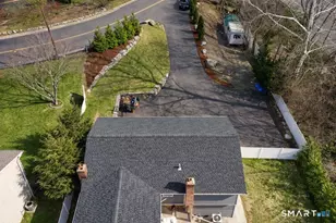 26 Three Lakes Dr, Stamford, CT 06902 - Photo 3