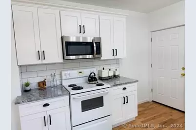 27 Woodside Circle #37, Middletown, CT 06457 - Photo 7