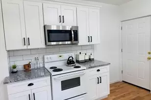 27 Woodside Cir, Middletown, CT 06457 - Photo 7