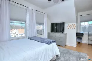 40 Acton Rd, Bridgeport, CT 06606 - Photo 17