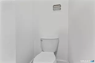 37 Johnson St, Waterbury, CT 06710 - Photo 15