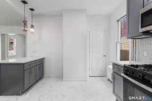 37 Johnson St, Waterbury, CT 06710 - Photo 21