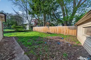 30 Grafton Rd, Hamden, CT 06517 - Photo 17