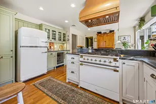 303 Beacon Hill Dr, Cheshire, CT 06410 - Photo 5