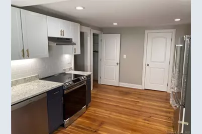 223 Park Road #3rd FL, West Hartford, CT 06119 - Photo 5