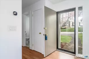 402 Montauk Ln, Stratford, CT 06614 - Photo 9