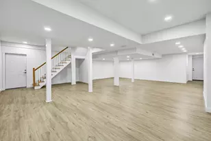 93 Putting Green Rd N, Trumbull, CT 06611 - Photo 35