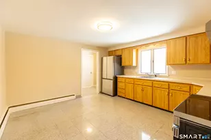 256 Charter Oak St, Manchester, CT 06040 - Photo 7