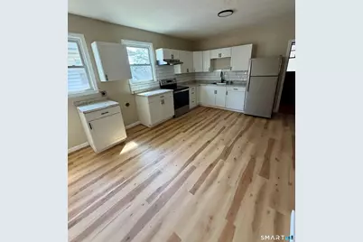 85 Maplewood Avenue #2nd Floor, West Hartford, CT 06119 - Photo 3