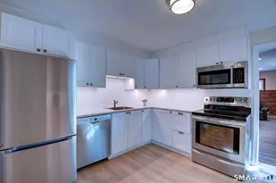 41 Sanford Rd, Manchester, CT 06042 - Photo 5