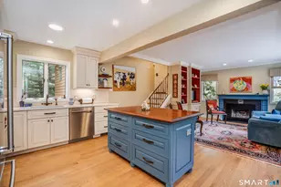 28 Cary Ln, Bloomfield, CT 06002 - Photo 9