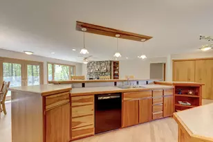 123 Round Hill Rd, Middletown, CT 06457 - Photo 9