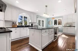 12 Ricki-Beth Ln, Greenwich, CT 06870 - Photo 9