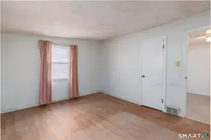 60 Chestnut Ln, Hamden, CT 06518 - Photo 17