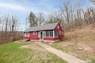 60 Chestnut Ln, Hamden, CT 06518 - Photo 3