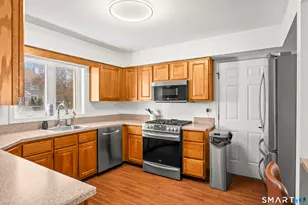 184 Main St, Manchester, CT 06042 - Photo 3