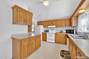 1 Rose Ct, East Windsor, CT 06088 - Photo 7