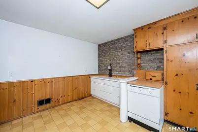 24 Norway Road, North Haven, CT 06473 - Photo 11