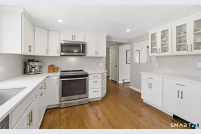 6 Fieldstone Drive, Newtown, CT 06470 - Photo 7