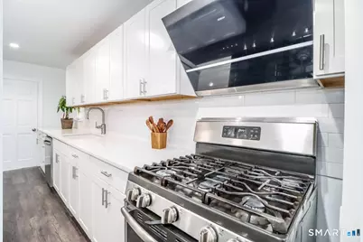 16 Raymond Street, New Canaan, CT 06840 - Photo 5