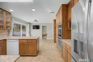 179 Berrian Rd, Stamford, CT 06905 - Photo 11