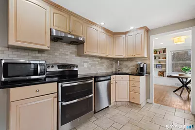 5 Iris Lane, Redding, CT 06896 - Photo 11