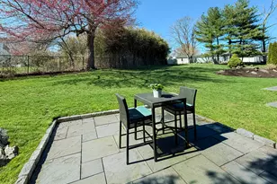 368 Knapps Hwy, Fairfield, CT 06824 - Photo 19