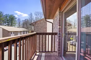 368 Knapps Hwy, Fairfield, CT 06824 - Photo 13