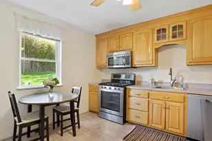 368 Knapps Hwy, Fairfield, CT 06824 - Photo 7