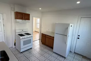 142 Cowles St, Bridgeport, CT 06607 - Photo 5