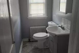 75 Judson Pl, Bridgeport, CT 06610 - Photo 7