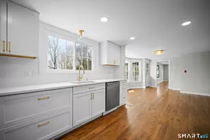 39 Marbern Dr, Suffield, CT 06078 - Photo 7