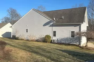 6 North Hollow, East Hampton, CT 06424 - Photo 3