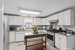 53 Richard St, West Hartford, CT 06119 - Photo 15