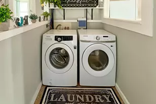 70 Elmwood Ave, Waterbury, CT 06710 - Photo 5