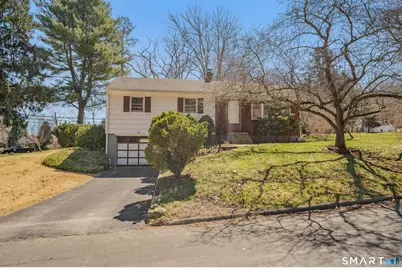 8 Holly Hill Drive, Montville, CT 06382 - Photo 3