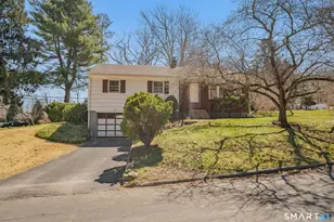 8 Holly Hill Dr, Montville, CT 06382 - Photo 3