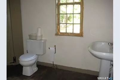 8 Vergason Avenue, Norwich, CT 06360 - Photo 7