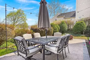 91 Clovelly Rd, Stamford, CT 06902 - Photo 33