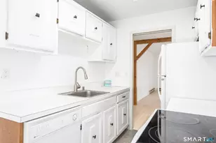 34 Hemlock Ct, Cromwell, CT 06416 - Photo 11