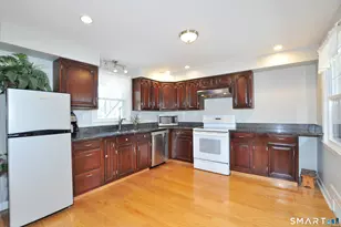 36 Pilgrim Dr, Windsor, CT 06095 - Photo 7