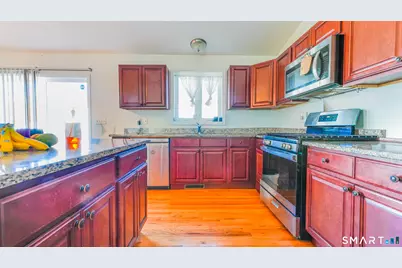 45 Daytona Street, West Haven, CT 06516 - Photo 5