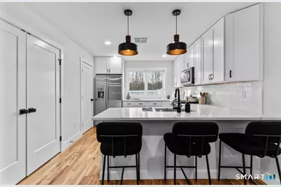 22 A Merritt Avenue, Woodbridge, CT 06525 - Photo 5