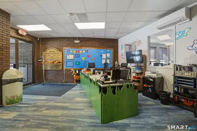 160 Mohegan Drive, West Hartford, CT 06117 - Photo 5