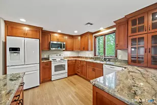36 Freedom Dr, Canton, CT 06019 - Photo 9