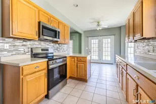 114 Country Club Dr, Oxford, CT 06478 - Photo 9